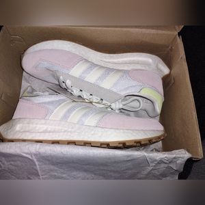 Women's Adidas Retropy Size 8.5